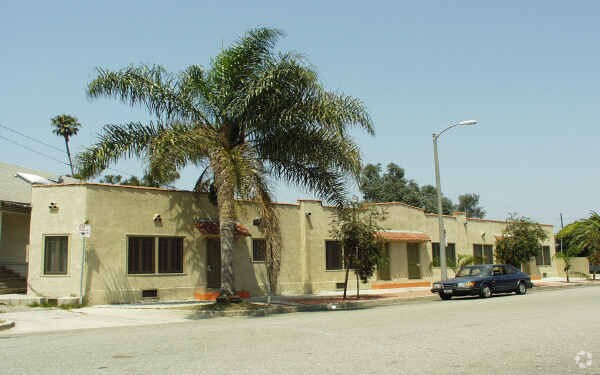 Primary Photo - 321-329 Market St