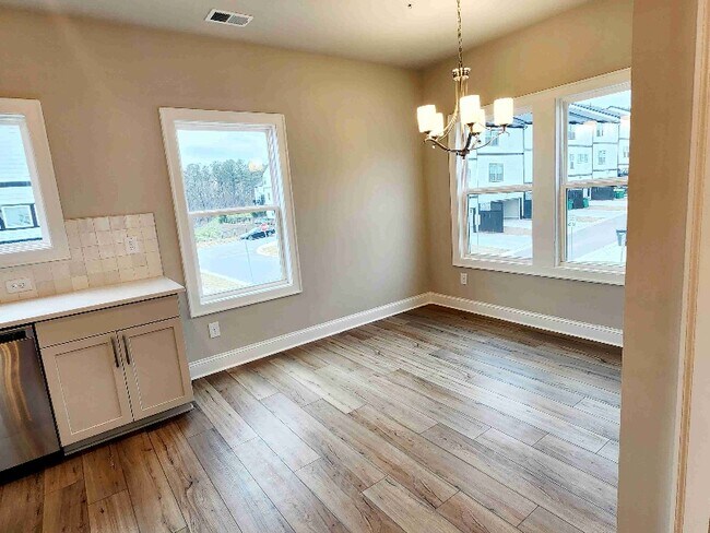 Foto del edificio - 1054 Knoxboro Ln