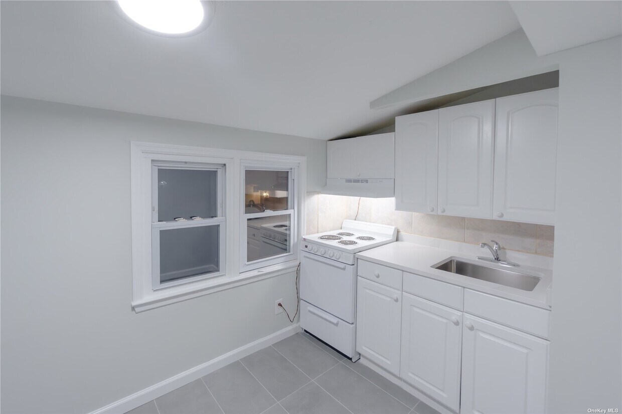 279 Division Ave, Massapequa, NY 11758 House Rental in Massapequa, NY