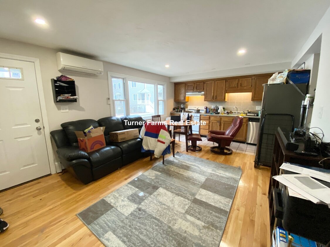 Primary Photo - 175 Sydney St