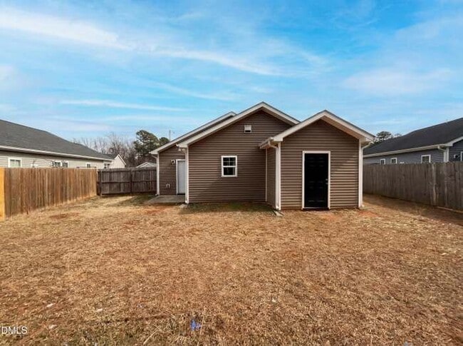 Building Photo - 3020 Camden Creek Dr