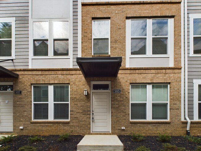 Foto del edificio - 5015 Sovereignty Ct