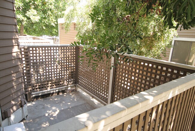 Private outdoor area - 15135 Nordhoff St