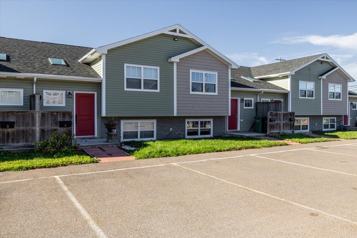 Primary Photo - Garden Townhomes