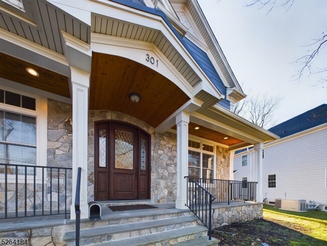 Building Photo - 301 Garrett Rd