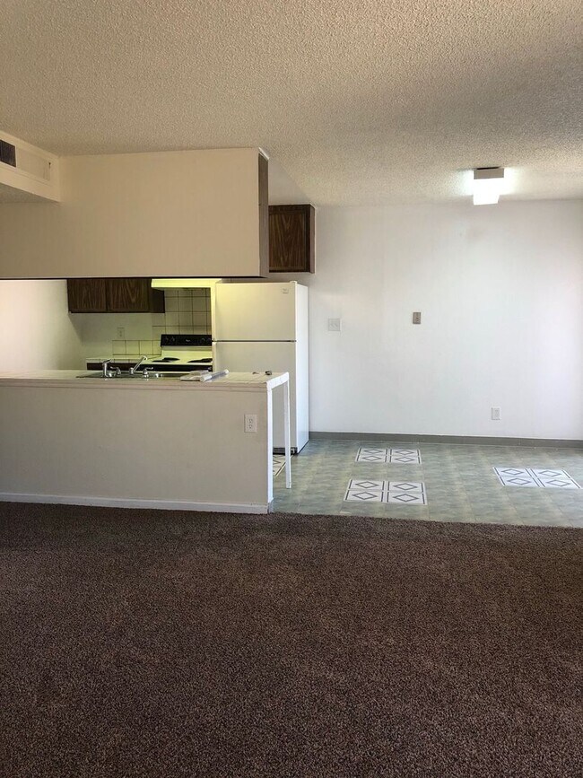 Foto del edificio - 2 bedroom 2 bath duplex