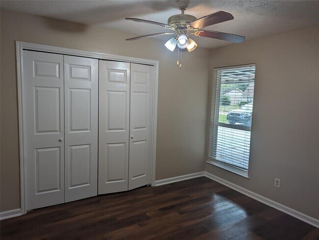 Building Photo - 10211 Sagemark Dr