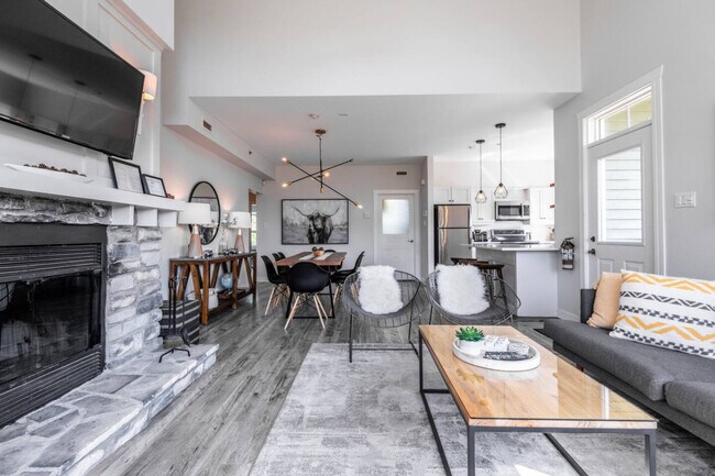 Building Photo - 227 Chem. des Quatre-Sommets
