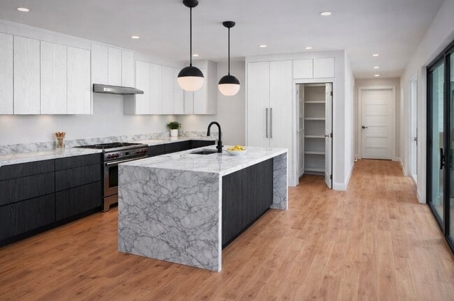 Photo - 690 12200 S Apartment