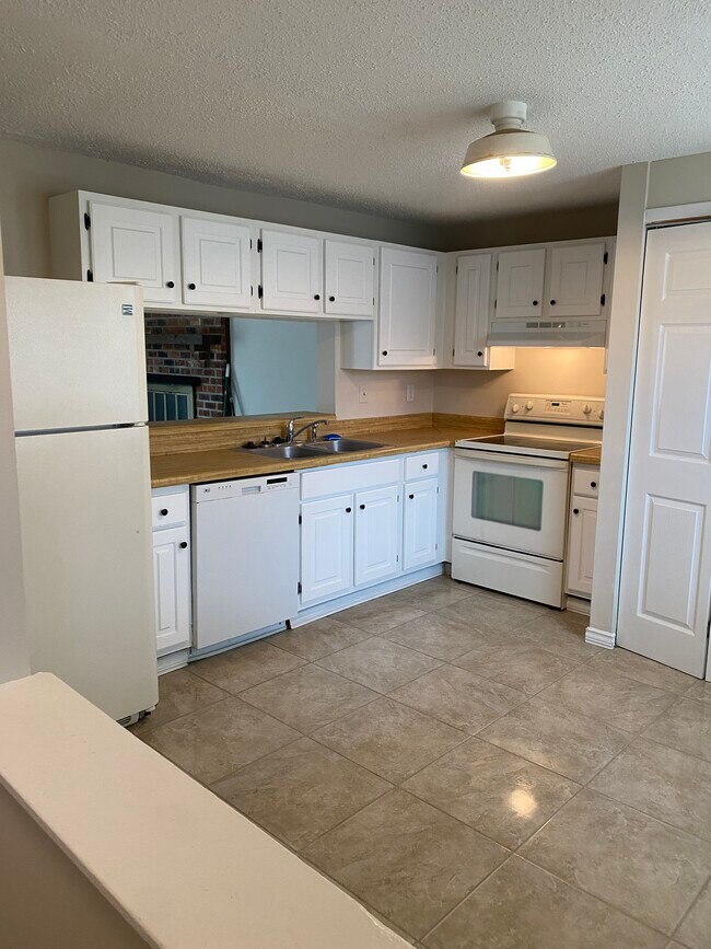 Foto del edificio - 7942 Clovertree Ct