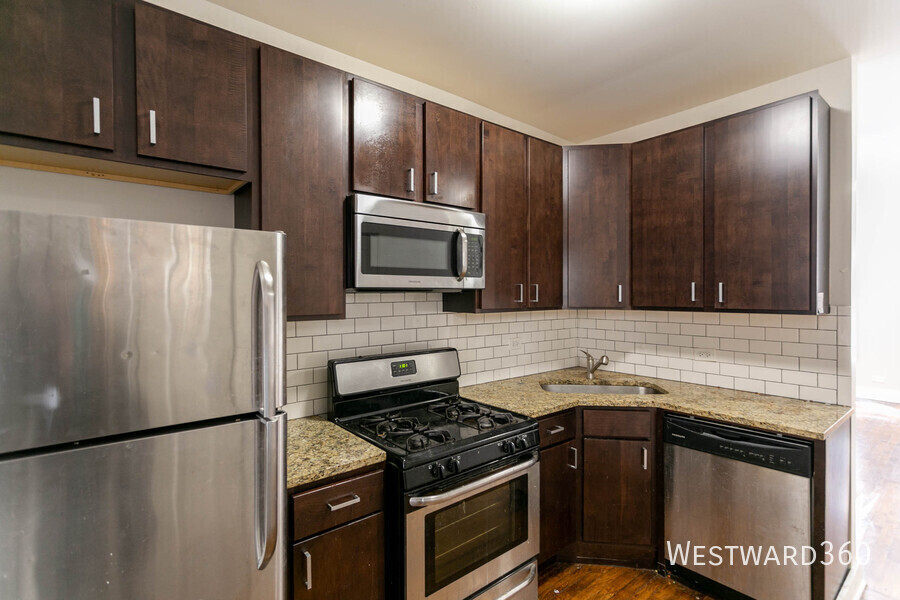 Foto principal - 1662.5 W Farwell Ave