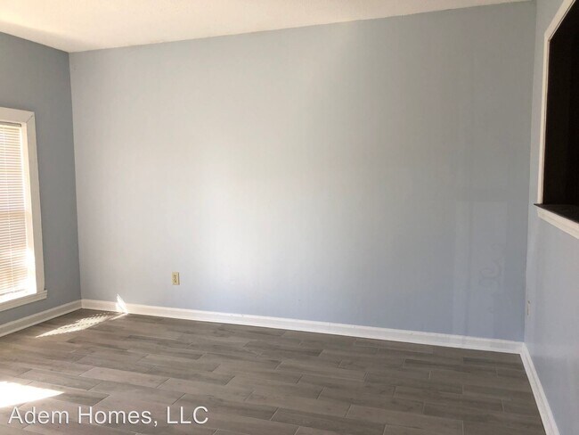 Building Photo - 3 br, 1.5 bath House - 3250 Southbridge St.