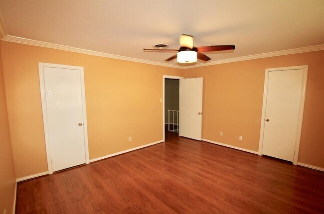 Foto del edificio - 8114 Fondren Rd