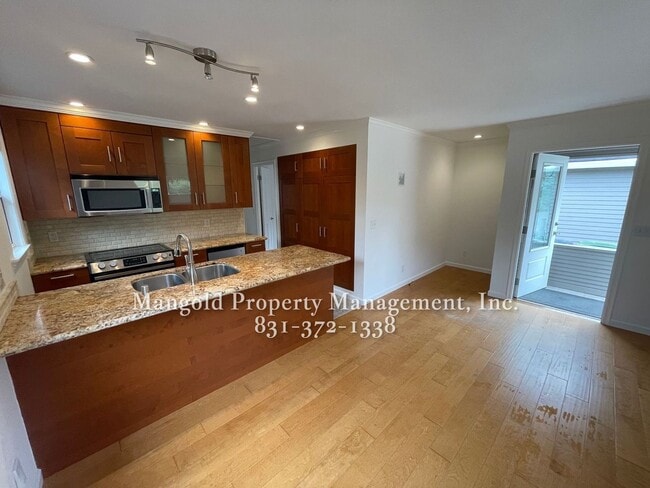 Building Photo - Beautifully Recently Remodeled 2-Bed, 1-Ba...