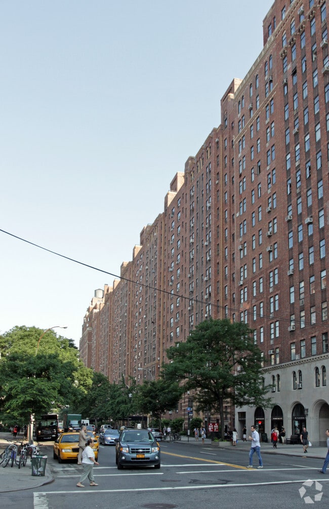 London Terrace Gardens Apartments New York, NY