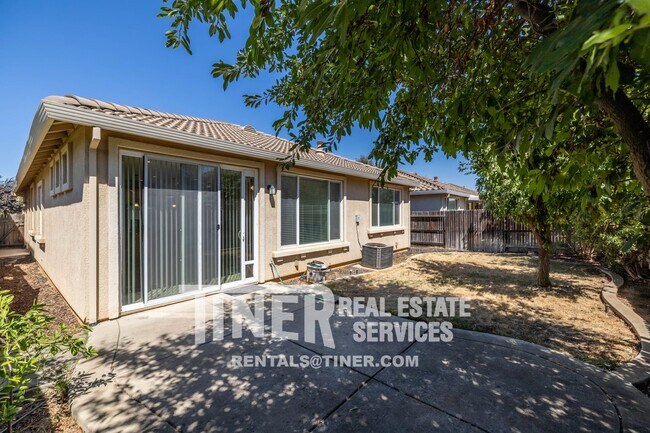 Foto del edificio - 12236 Habitat Way