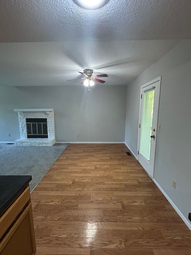 Foto del edificio - 7324 N Liberty St