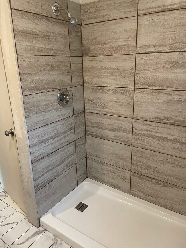 Foto del edificio - 502 SE Lee Haven Dr