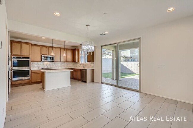 Foto del edificio - 637 Loyalty Ct