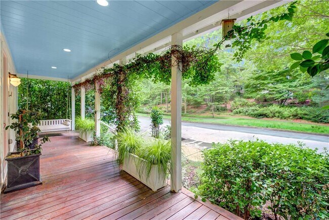 Building Photo - 9043 Selborne Ln