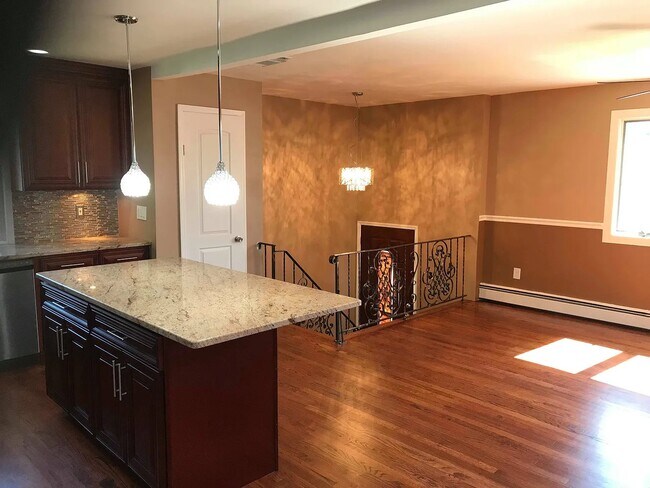 Foto del edificio - 162 Rhodes Ave