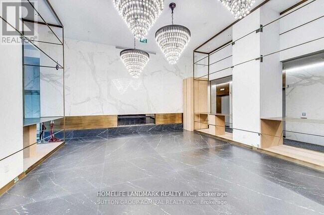 Building Photo - 77 Shuter St