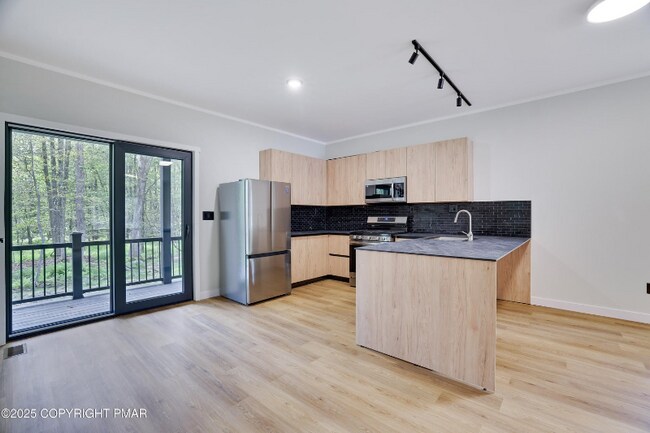 Foto del edificio - 1540 Lake Ln