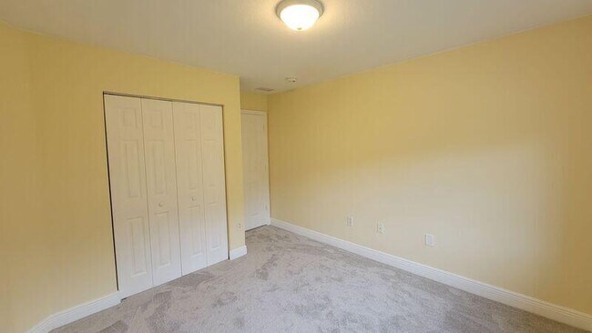 Building Photo - 6597 Old Farm Trail