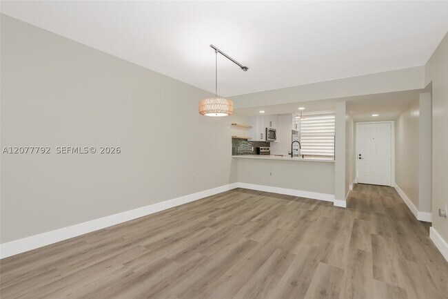 Foto del edificio - 1709 Whitehall Dr
