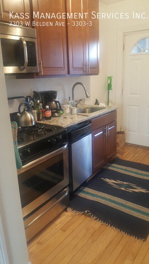 Foto principal - 3303 W Belden Ave