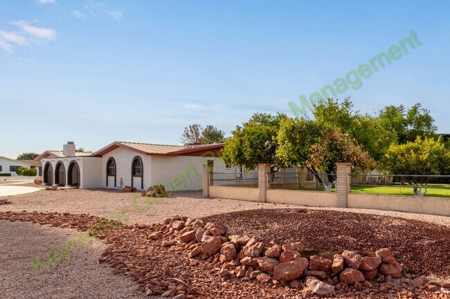 Foto del edificio - Beautiful Gilbert Home with Shared Pool — ...