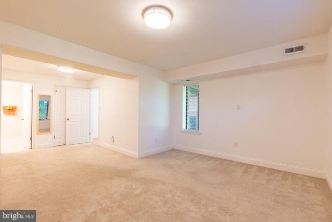 Building Photo - 504 Mountainview Dr