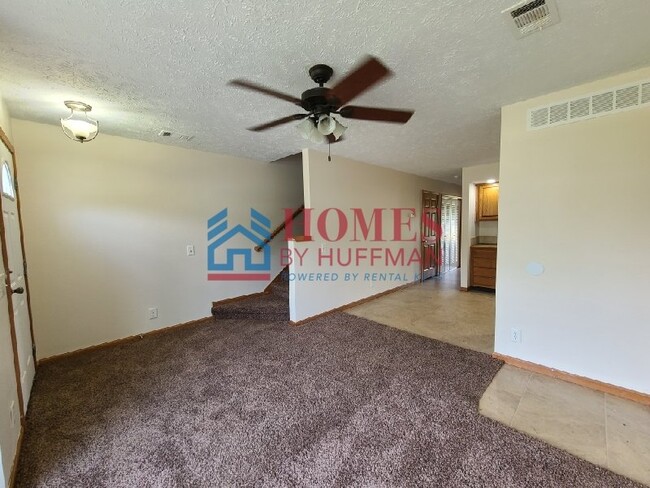 Building Photo - Three Bedroom Townhouse | Two Bath | Chandler