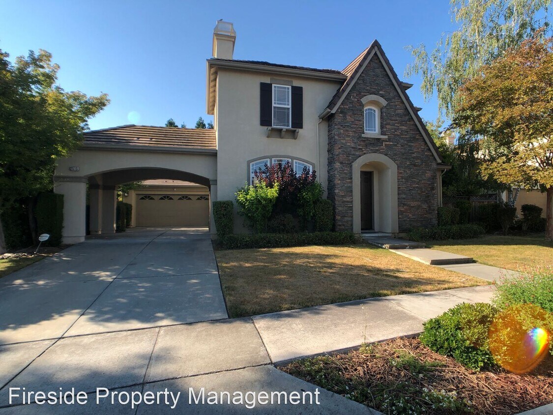 Primary Photo - 5 br, 3.5 bath House - 2515 Muirfield Way