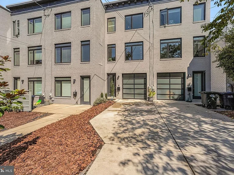 Photo - 1030 Perry St NE (Washington, DC)