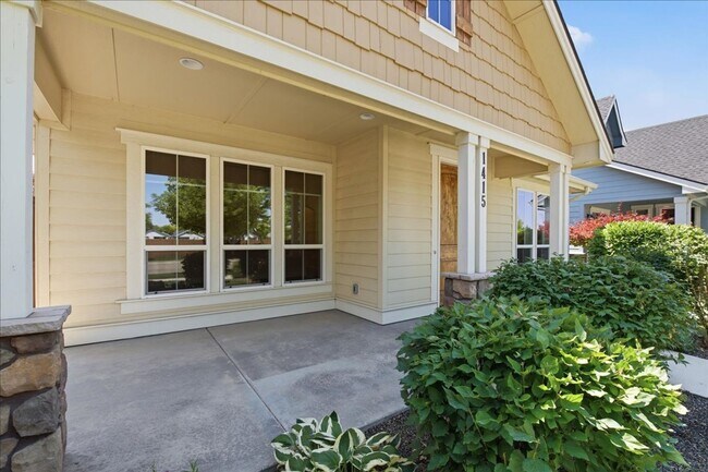 Foto del edificio - Single Story-3 Bedroom 2 Bathroom Home in a 55+ Community