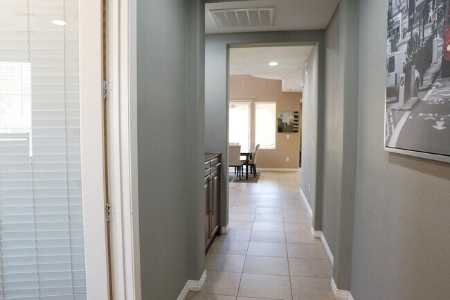 Foto del edificio - 73467 Travers St