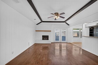 Building Photo - 10526 Ravenscroft Dr