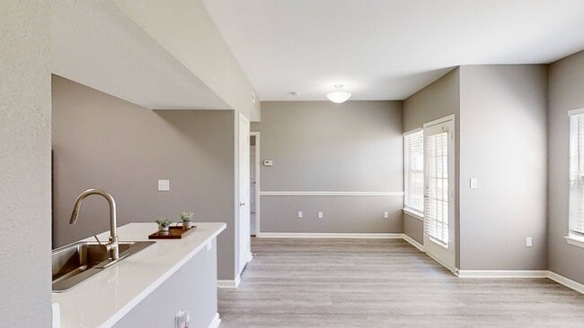 Building Photo - Harbin Pointe Apartment Homes