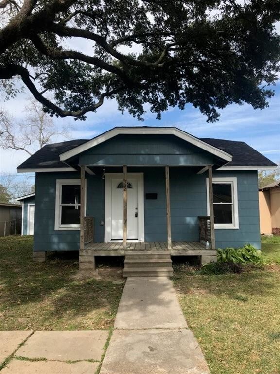 302 Travis St, Baytown, TX 77520 House for Rent in Baytown, TX