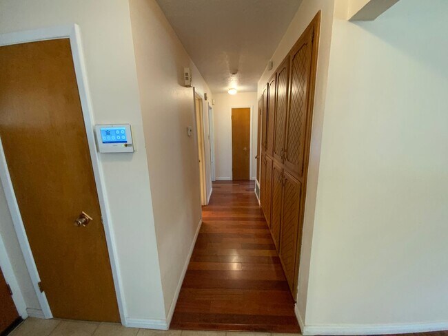 Foto del edificio - 3 Bedroom Single Story Home Available Near...