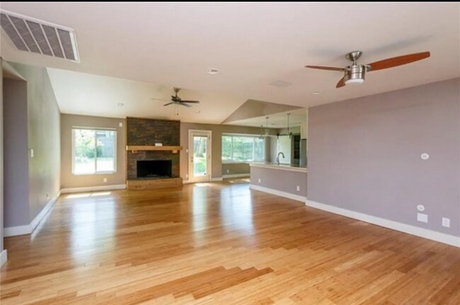 Foto del edificio - 2509 Loyola Ln