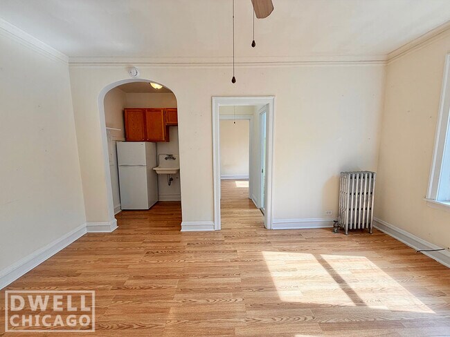 Foto del edificio - 2530 N Sawyer Ave