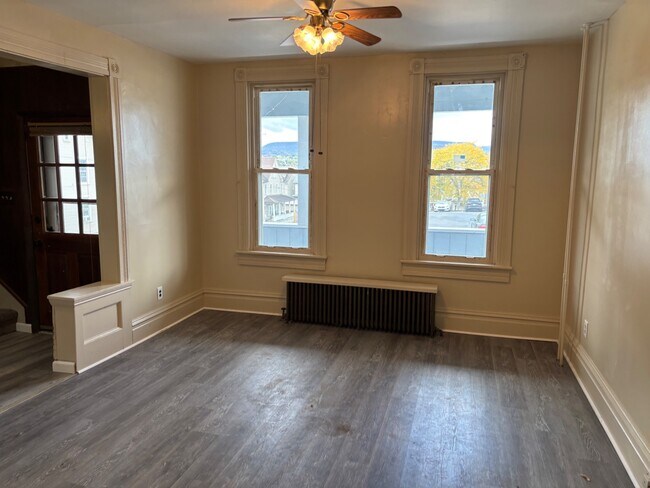 Building Photo - 435 1st Ave