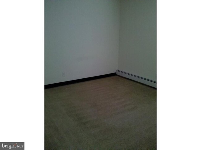 Foto del edificio - 7807 Hasbrook Ave