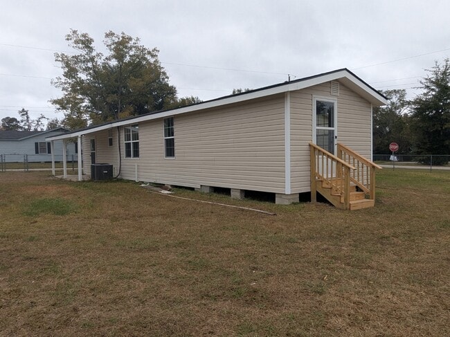 Building Photo - 202 Underwood Dr