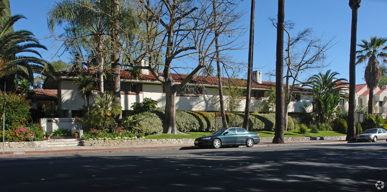 Primary Photo - Casa California Apartments