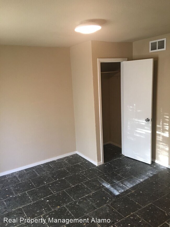 Building Photo - 5 br, 2.5 bath House - 6938 Neston Drive