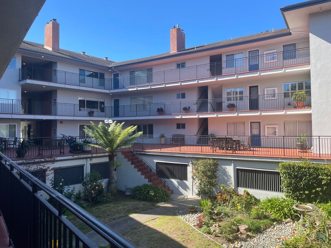 Primary Photo - 2 Bedroom Downtown Condo in PG!