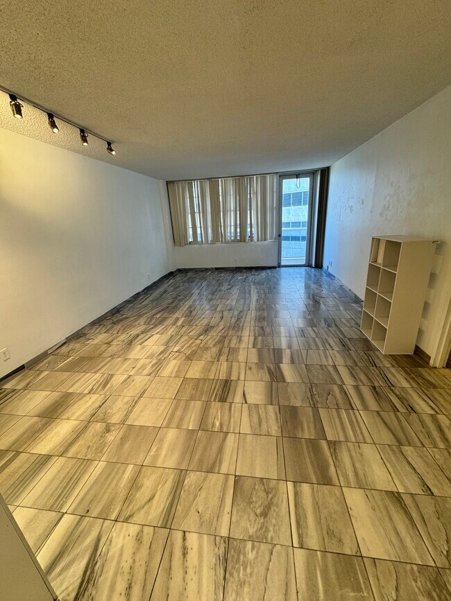 Foto del edificio - 3725 S Ocean Dr